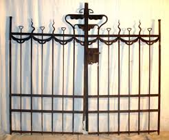 Serrure a rajouter portillon jardin : Portails Anciens En Fer Forge