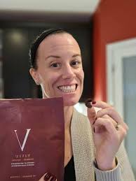 Just a quick share :) As a Wellness & Nutrition Coach, I'm obsessed with  helping women tackle their 20s & 30s (and sometimes beyond) with grace,  humor, healthy habits, and an attitude