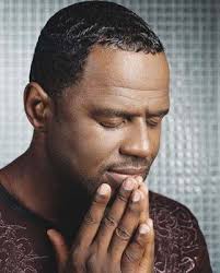 Who is Brian McKnight dating? Brian McKnight girlfriend, wife