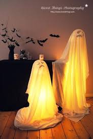 Sehe Dir Das Foto Von Pusteblume Mit Dem Titel Geniale Halloween Deko Und Andere Inspirierende Bilder Halloween Decorations Halloween Usa Halloween Party Decor