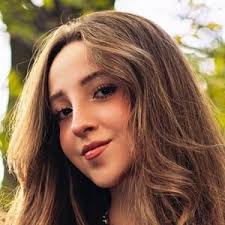 Lidia Morales's Instagram, Twitter & Facebook