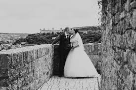 Bei der trauung in der kirche wird natürlich viel gesungen, doch damit eure hochzeitsgäste auch mitsingen können, solltet ihr passende und bekannte deutsche lieder zur hochzeit aus dem gesangbuch aussuchen. Hochzeit Auf Der Steinburg Wurzburg Clipmanufaktur Emotion