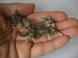 ooak realistic kitten playing with cat mom s tail by oreon doll s house 1 12 miniature animals doll house kittens playing