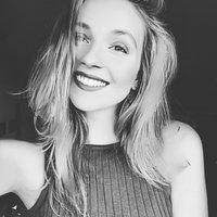 Beim hamburger verlag sollte sie ihre romanidee vorstellen. Giulia Becker Ladies Schwingt Eure Scheiden Wmn