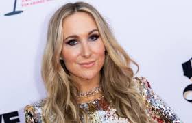 Michael Strahan's Daughter Isabella Shares Bikini Pics a Year After  Radiation Therapy