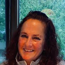 This chickpea curry is easy to make with a can of garbanzo beans—and gets  finished off using a cooking tip Rach borrowed from her mom. FULL RECIPE >  https://rach.tv/3dZJtY9