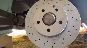 Changer Les Disques Et Plaquettes De Freins Changing Discs And Brake Pads Mercedes W204 Youtube