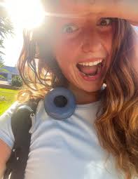 Yesterday I ran the Brighton Marathon and smashed the PB in achieved in  Sep'21 by 13 minutes. Today I celebrate 3 years of sobriety. My only goal  had been to stop drinking