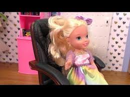 Who Is The Boss Elsa And Anna Toddlers Youtube In 2020 Disney Character Outfits Bubbly Slime Come Play With Me