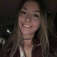 Alexis Braswell's Instagram, Twitter & Facebook