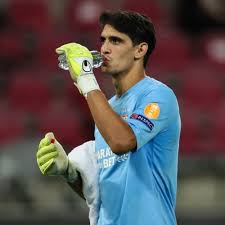 Yasin bono ve diğer tanıdıklarınla iletişim kurmak için facebook'a katıl. Yassine Bounou Kiper Sevilla Dengan Latar Belakang Unik