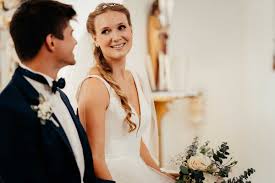 Auf kleider24.net gibt es günstige brautkleider von über 20 online shops, die in vielen kleidershops auch bequem per rechnung bestellt werden können. Greenery Hochzeit Im Seehaus Am Ammersee