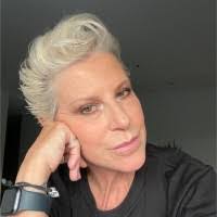 Mandy Carrington's Instagram, Twitter & Facebook