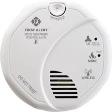 Your smoke alarm or smoke detector is a vital part of keeping your home safe from fire and smoke. First Alert Smoke And Carbon Monoxide Alarm Works With Ring White 1045015 Best Buy