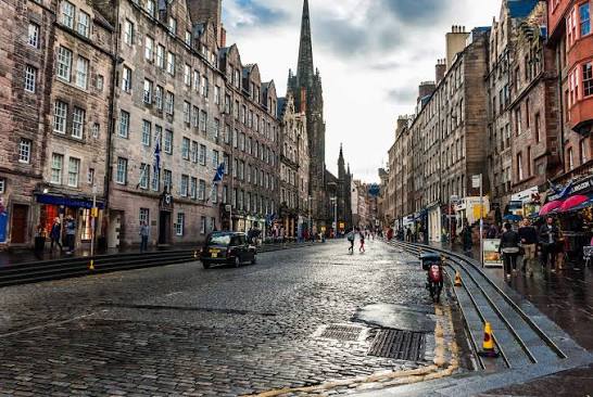 Free Images : pedestrian, road, street, rain, town, alley, city, cityscape, downtown, taxi, transport, vehicle, lane, waterway, infrastructure, edinburgh, neighbourhood, urban area, human settlement 3673x2459 - - 1283522 - Free stock photos - PxHere