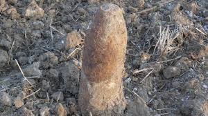 Voir plus d'idées sur le thème amenagement maison, maison, déco maison. Il Trouve Un Obus En Foret Et Le Ramene A La Maison