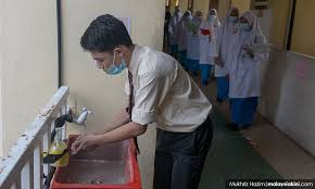 Pembukaan sekolah arus perdana tahun 1, 2, 3, 4, 5, dan 6. Malaysiakini Sekolah Dibuka Secara Berperingkat Mulai 15 Julai