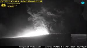 Letusan krakatau diperkirakan 10 ribu lebih besar daripada bom atom yang menghancurkan kota hiroshima, jepang, pada tahun 1945. Gunung Anak Krakatau Meletus Aktivitas Vulkanik Masih Berlangsung Hingga Tengah Malam Pikiran Rakyat Com