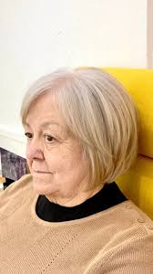 Wanting to stop colouring your greys, but don’t want to go through the  regrowth stage. This technique is one of many