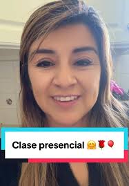 Clase presencial de arreglos para el Día de las Madres