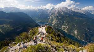 Im nationalpark hainich soll wieder ein mitteleuropäischer urwald entstehen, in dem man der natur freien lauf lässt und die flächen nicht bewirtschaftet. Nationalpark Berchtesgaden