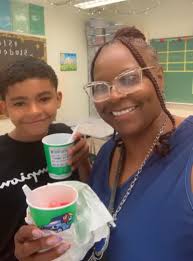 Stepping into 50 my neice Syreeta Johnson is FINE! 🩷🩷 Happy 50th  Birthday!!! Enjoy your trip!!! 😘🩷😘