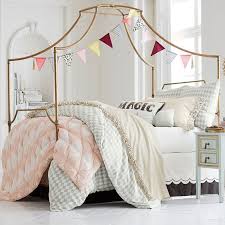 Lifestyle expert and blogger, candie anderson has the scoop on the best emily & meritt for pottery barn teen (pbteen) collection canopy bed. Fall 2016 Emily Meritt For Pottery Barn Teen Collection Furniture Home Decor Must Haves