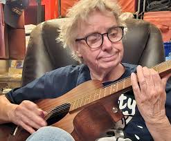 My Neightbor pulled these from a metal pickup! He just gave them to me and  continued feeding my addiction. 🤣I've been