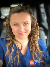 Please make her wear doctor's or Lawyers uniform🥺❤️