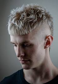 Some haircuts are so amusing that they are bound to garner attention to whoever wears them. Blonde Mullet Haircuts 2020 Haare