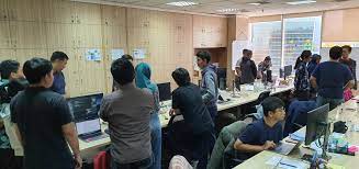 Untuk menggapainya, butuh semangat dan kerja keras, apalagi jika ini adalah karier pertama yang anda geluti. Indopasifik Teknologi Medika Indonesia Tech In Asia