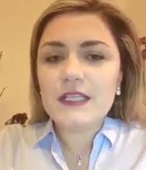 Ornela Ademi, farmacistja nga Saranda që kontrollon dosjet e barnave të  Europës