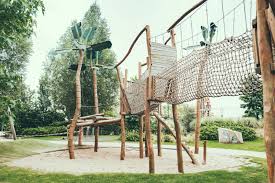Unser team setzt sich aus verschiedenen fachkräften zusammen. 7 Einzigartige Spielplatze In Hamburg Outdoor Fun Fur Gross Klein Geheimtipp Hamburg