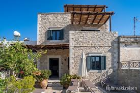 Kamilari is built on three hilltops, goulas, alevrotas and evgoras, and has about 340. Reisebericht Oktober 2018 Teil 2 Kamilari Kalamaki Und Co Kalamaki Reisen