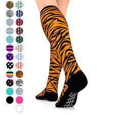 Amazon Com Go2socks Compression Socks For Women Men Nurses Runners 15 20 Mmhg Medium Medical St Compression Stockings Compression Socks Mens Running Socks