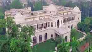 In Pictures Saif Ali Khan Kareena Kapoor S 800 Crores Luxury Pataudi Palace Catch News