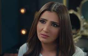 لكن عندما تقع عفريتة في حبه، تمنحه فرصة لتغيير حياته كلياً. Ø¨Ø¹Ø¯ ÙˆØµÙÙ‡Ø§ Ø¨Ø£Ù†Ù‡Ø§ Ø¨Ù„Ø¯ÙŠ ÙˆØ¹Ø¬ Ø²Øª Ù…ÙŠ Ø¹Ù…Ø± ØªØ¯Ø§ÙØ¹ Ø¹Ù† Ù†Ø±Ù…ÙŠÙ† Ø§Ù„ÙÙ‚ÙŠ Ù…Ø´ Ù‡Ø§Ø³Ù…Ø­ Ù„Ø­Ø¯ ÙŠØºÙ„Ø· ÙÙŠ Ø²Ù…Ø§ÙŠÙ„ÙŠ Ù†Ø¬ÙˆÙ… Ø¥Ù Ø¥Ù…