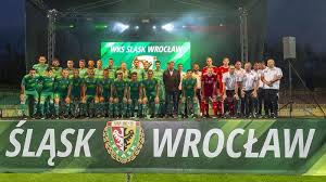 The team is the women's football section of ekstraklasa team śląsk wrocław. Wks Slask Wroclaw Zagra Z Cracovia Na Stadionie Wroclaw Www Wroclaw Pl