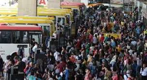 Com relação a renan bolsonaro ou à empresa dele, tenho a declarar que à época realmente ele pediu um auxílio na constituição da empresa, o que eu até havia concordado. Renan Filho De Bolsonaro Usa De Graca Empresa Contratada Pelo Governo