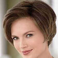 Consider your jawline and face shape when picking hair length and layers. 50 Short Layered Haircuts That Are Classy And Sassy Hair Motive