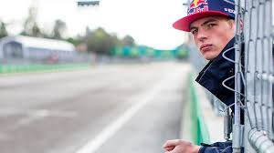 Omdat de formule 1 als hoogst haalbare klasse in de racerij wordt gezien, kunnen we spreken van de allerbeste race rijders op onze planeet. Fans Roerend Eens Max Verstappen Beste F1 Coureur Rtl Nieuws