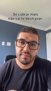 Deixa eu te explicar algo que pouca gente percebe. Cada interrupção que  você aceita quebra o seu foco. E não é só o foco — ela bagunça o emocional  e consome energia