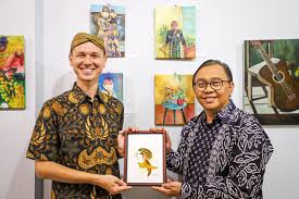 Filter pemasok juga dari digital printing, uv printing, dan offset printing lukisan tahun baru.dan apakah lukisan tahun baru tersebut kanvas, kertas. Pesona Lukisan Wayang Indonesia Pada Pameran Lukisan Seniman Muda Rusia