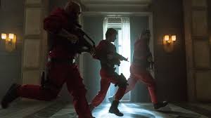 Historia zaprezentowana w premierowych odcinkach rozpoczyna się w momencie, w którym zakończył się ubiegłoroczny sezon. Dom Z Papieru Sezon 4 Recenzja Spoilerowa Naekranie Pl