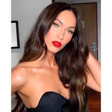 Megan denise fox was born on may 16, 1986 in oak ridge, tennessee and raised in rockwood, tennessee to gloria darlene tonachio (née cisson), a real estate manager & franklin thomas fox. Megan Fox Facebook