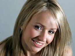 Samantha kate winward is an english actress, singer and model. Emmerdale Star Talks About Surrogacy Plot