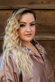 Hollie Holloway's Instagram, Twitter & Facebook