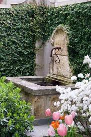 Brunnen Im Garten In 2020 Fountains Outdoor Beautiful Gardens Stone Fountains