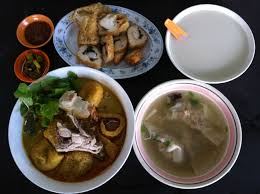 Although curry mee is sold at many random coffee shops, still only few of them are worth soughting after. Restoran 168 Curry Mee Pudu Kl I M Saimatkong