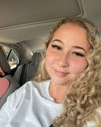 Lauren Johns's Instagram, Twitter & Facebook